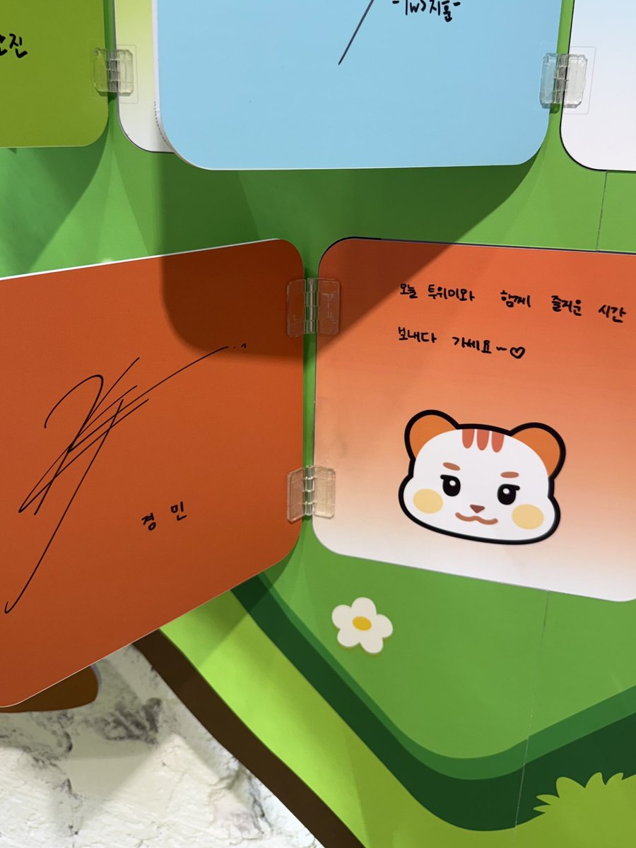 kyungroto's tweet photo. 경미니 메세지 카드 짱귀여움 ★ !!

🐹 : 오늘 투위미와 함께 즐거운 시간 보내다 가세요 ~ ♡ https://t.co/GCDukyNobx