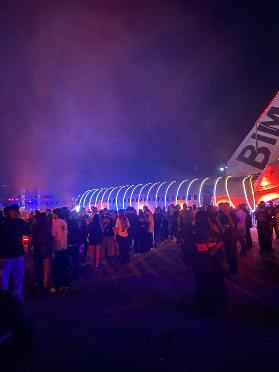 _ocrys's tweet photo. DNA art car 🧬 https://t.co/GGstrUW0yV