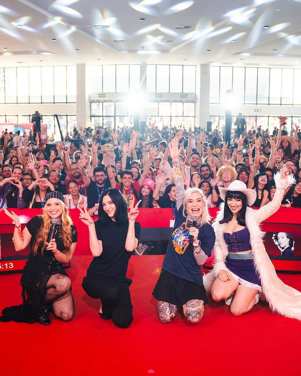 OPNews_TW's tweet photo. Imagens da Lera Abova (Nico Robin do live-action) durante o evento Imagineland, que ocorreu hoje aqui no Brasil.

#ONEPIECE #IMAGINELAND https://t.co/U7rX3mQX15