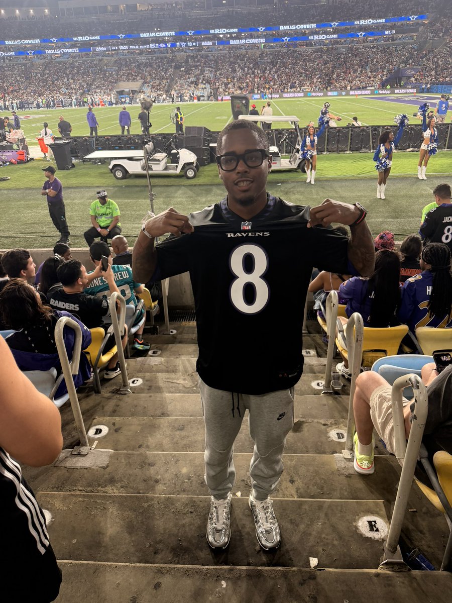 wanskieee's tweet photo. RAVENS BITCH 🐦‍⬛😈 #NFLRioGAME https://t.co/9KpoAFq3Ci