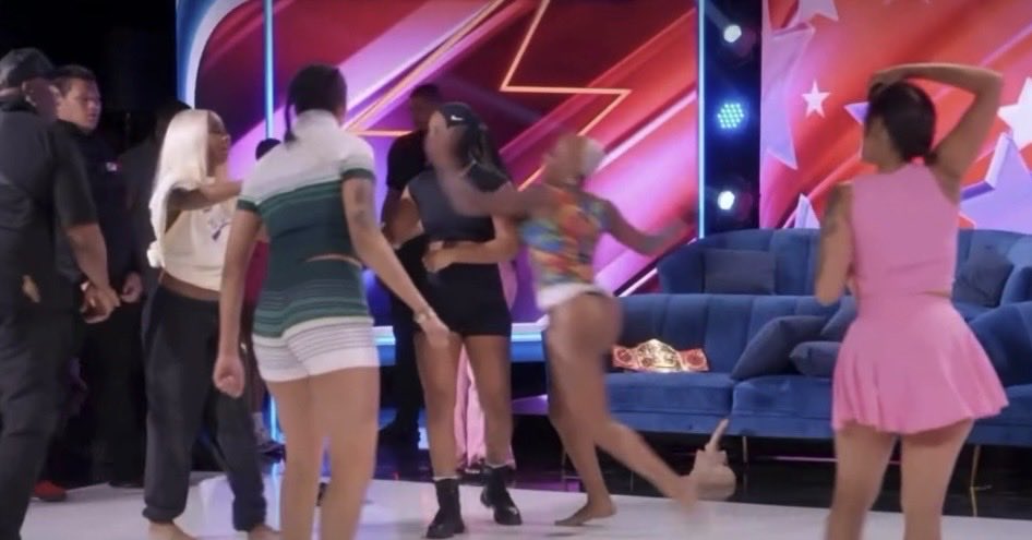 Galactica0777's tweet photo. Dolly sneaking fantay god is good 🙏🏽

#baddies  #BGWCancun #BaddiesGoneWildCancun
#baddiesUSAChapterTwo
#BaddiesUSAChapterTwoReunion #BaddiesUSA
#BaddiesUSAChapterThree https://t.co/hqkXSJSTZv
