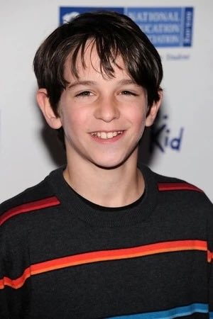 vlucasrocha's tweet photo. o antes e depois do zachary gordon, o greg de diário de um banana https://t.co/mb3NAafTqY