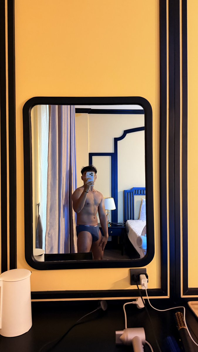 mhdmnak's tweet photo. Let me bite you?🥵 https://t.co/X9F2EoRBpF