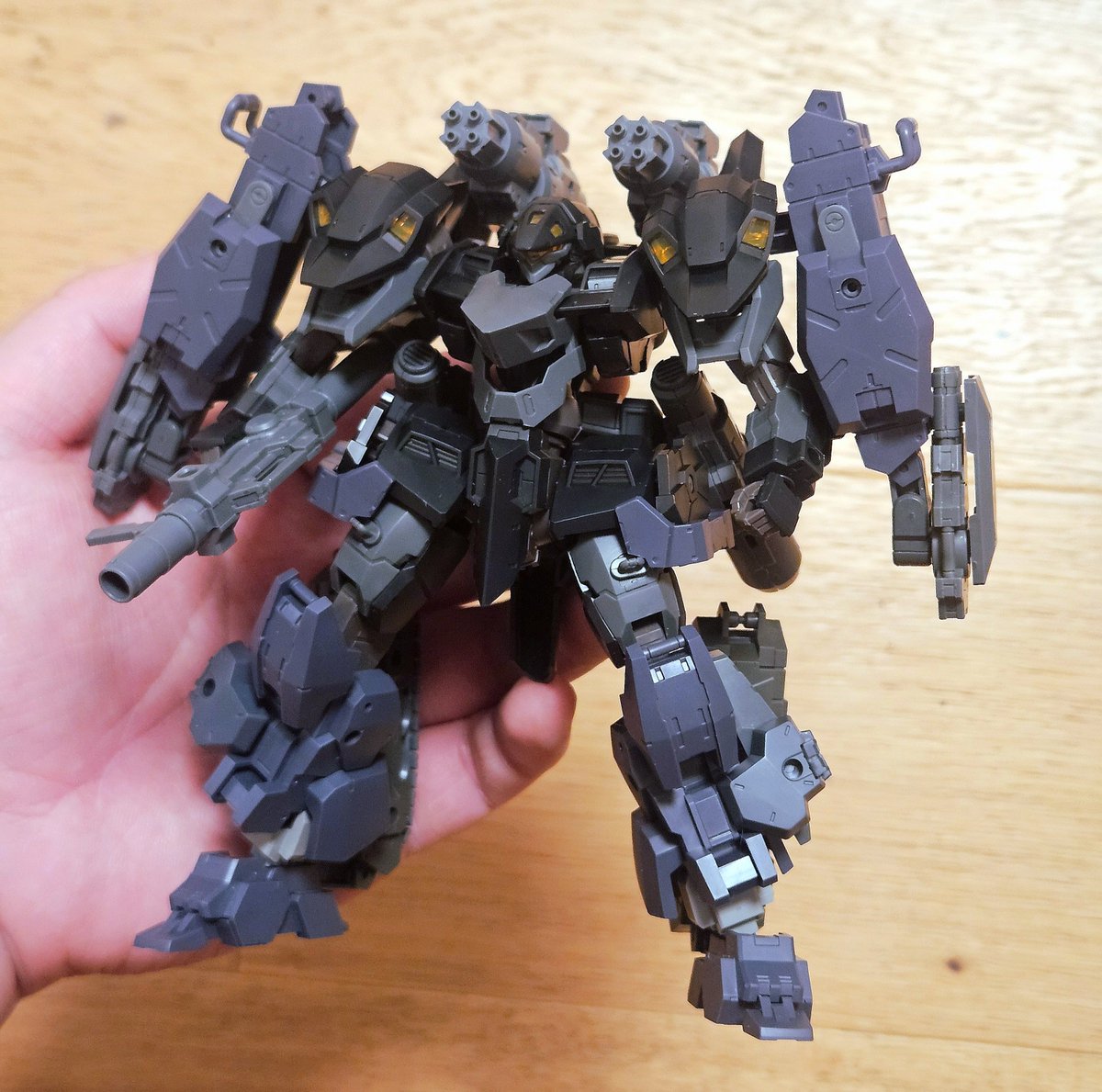 KYONKO_OVERVOID's tweet photo. 2体目は陸戦砲機型だね。ゼノヴァルトは本当にどういじってもイケメンだよ！

（最近ずっと鬼武者とSWITCH版のエルデンリングにハマってて、あまり模活してないし、投稿とかも忘れちゃってた(⁠｡⁠•́⁠︿⁠•̀⁠｡⁠)

#30MM
#ゼノヴァルト https://t.co/QTCwSR51Fj