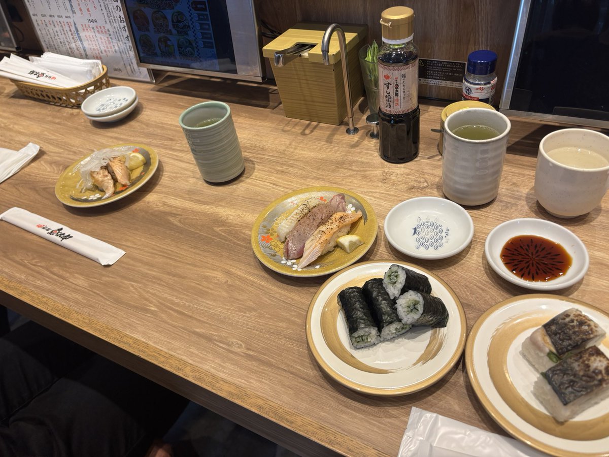 hey_chaso's tweet photo. 仕事で敗北したので取り返すために嫁とᔆᵘᙚᑋⁱ🍣 https://t.co/jbKuY59sor