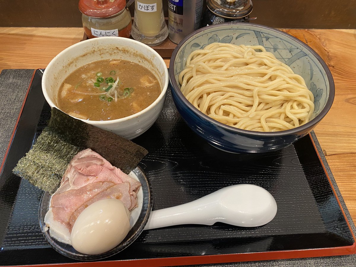 rianchu_game's tweet photo. セブンで気にったので買ってみました！
玉ねぎが大きくてシャキシャキ！！ 
そんで、味も好きかも！！
まぜぞば苦手だけどこれは行ける！
僕、玉ねぎも薄いヤツよりこういうのが好きなのです/.:°+╰(ˇωˇ )╯;｡:*\
前食べたラーメンと一緒に載せよ(       )))))ｺﾞｿｺﾞｿ https://t.co/x3P3evE9Ki