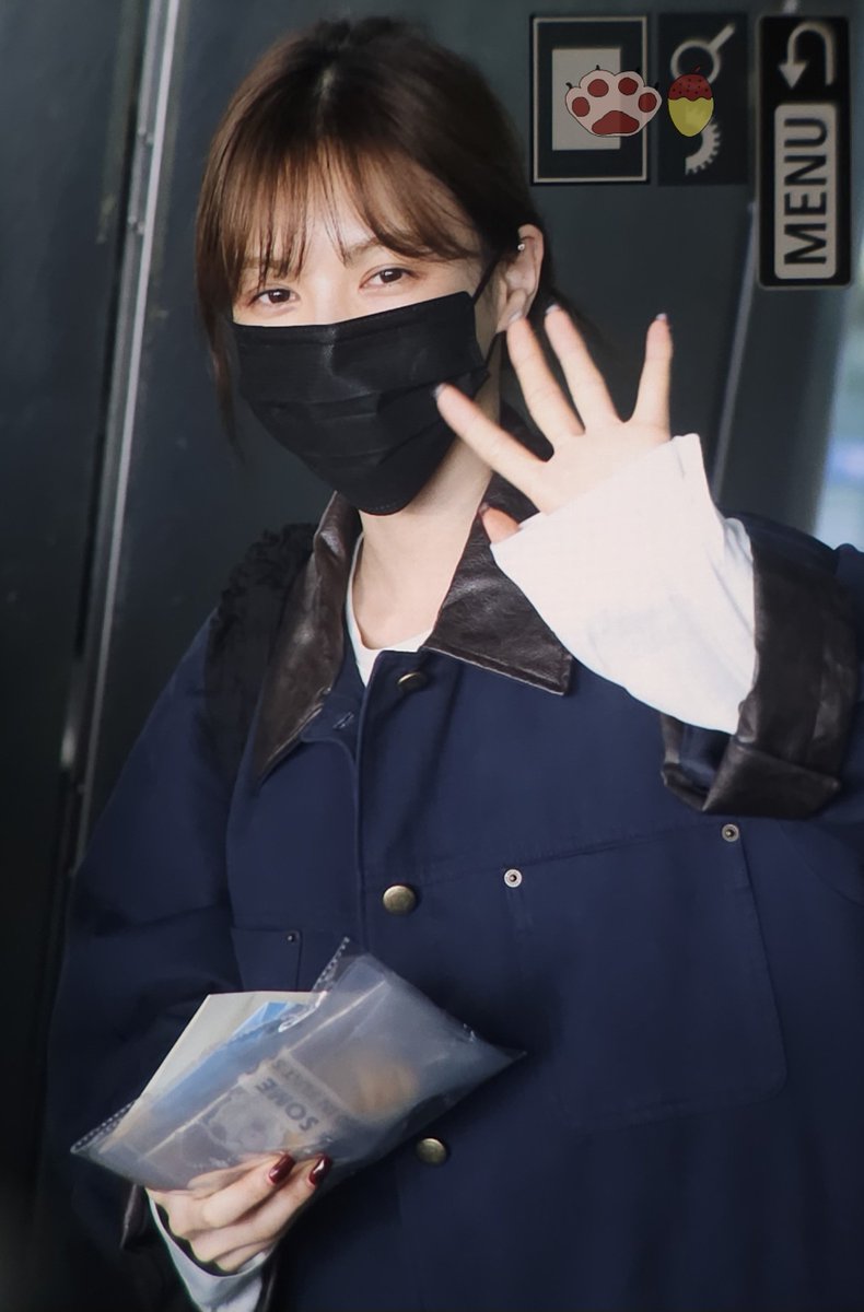 pleasure_94z's tweet photo. 260928 ICN 입국
✌️
#레드벨벳 #RedVelvet #웬디 #WENDY https://t.co/LL0Mg9WPL0