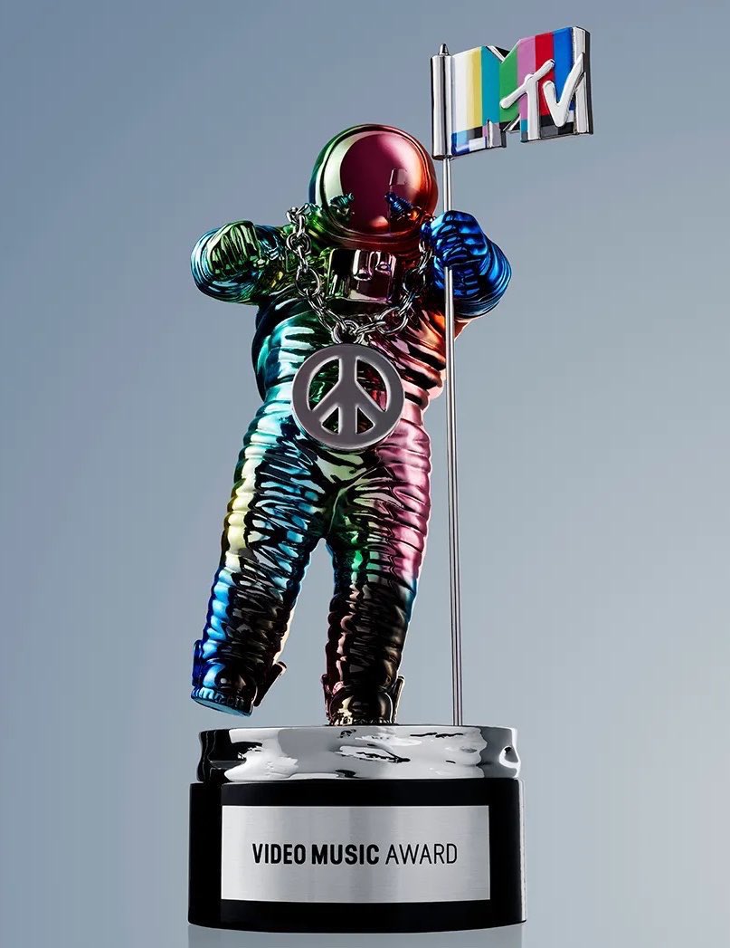 PopBase's tweet photo. ‘SWIM’ by BTS wins Best K-Pop at the #VMAs. https://t.co/CiupXNsKGf