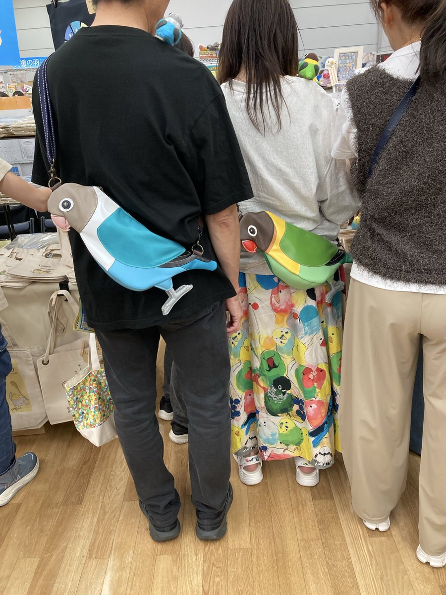 torino_torico's tweet photo. 昨日のベストドレッサー賞

#愛鳥祭
#ボタンインコ https://t.co/t2gR45c9cQ