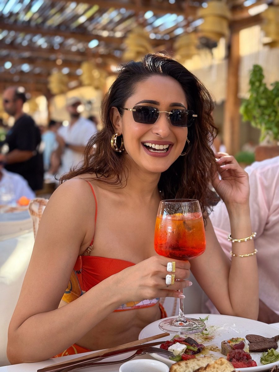 itsshrree's tweet photo. Pragyajaiswal ♥️ #pragyajaiswal #pragya #instagram #trending #viralreels #explorepage #viralcontent 
#fashion #photoshoot #film 
itsshrree ♥️✨
Just vibes. No explanations. 🖤

#Itsshrree #InstaVibes #InstaDaily #IndianInstagram #ExplorePage

🚀 Follow for more @itsshrree https://t.co/eMbAn0FTga