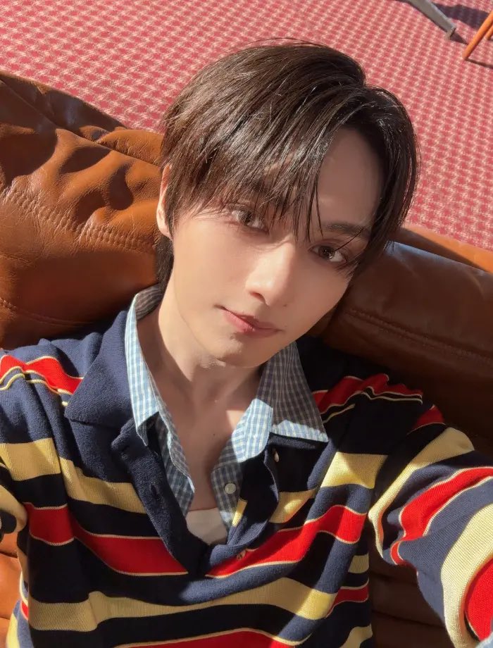menjunfei's tweet photo. JUN 1st EP '9' EP digital photocards https://t.co/FpPVGMNdUV