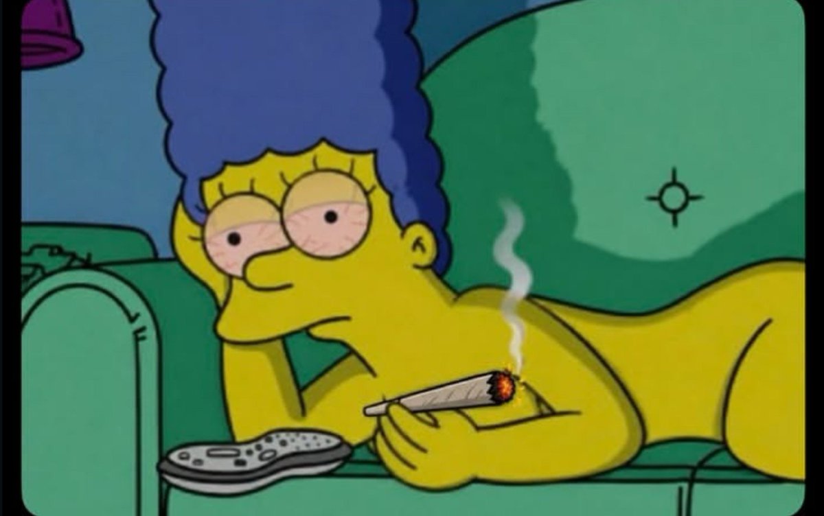 Alot091's tweet photo. What're you doing this morning? 

Me enjoying my rent, smoking my weed.🍃🍂 https://t.co/MJLWjUK8bE