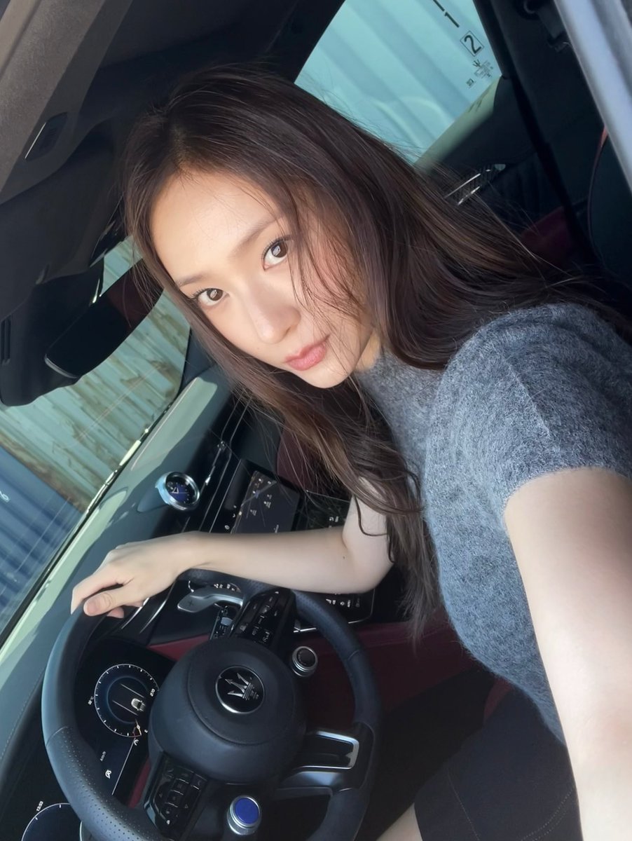luv1024_'s tweet photo. 크리스탈♡마세라티 https://t.co/neiwxXq1G3