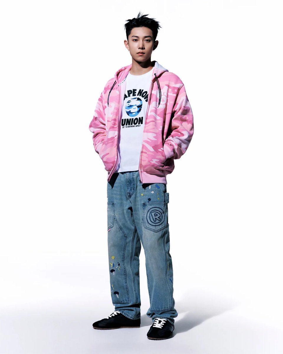 terjemahinRYUL's tweet photo. AAPE by *A BATHING APE®

LNGSHOT has officially joined forces with AAPE.

#률 #RYUL #롱샷 #LNGSHOT https://t.co/TjEOogB7W8