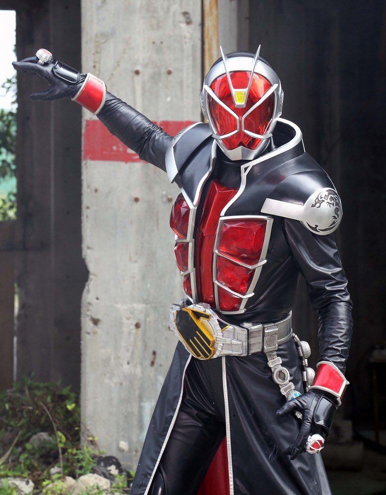 sibata0808's tweet photo. マイスみたいに1話が始まる前から仮面ライダーになっていて余裕のある戦い方をするライダー達っていいよな https://t.co/2vgeLdY6ER