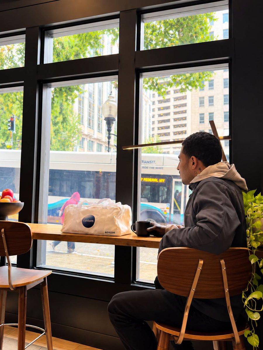 merchizeglobal's tweet photo. ๐ SWAG SIGHTINGS: SPOTTED AMAZON SWAG ALL AROUND SEATTLE!
๐ธ Where have you spotted yours? If you have one, snap a photo, tag @Merchize, and share the moment with us!
#MerchizeSWAGChallenge #AmazonAccelerate #Merchize https://t.co/lXLkPRT6dK