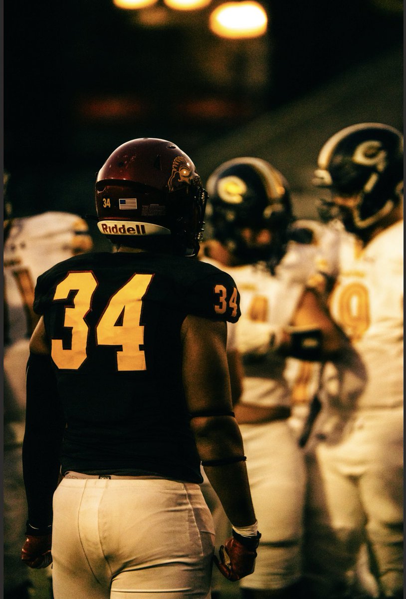 GioLivingston's tweet photo. Mid-Season Highlights
6'2" | 245 lbs | OLB/DE
3.4 GPA
🎥 https://t.co/MAdUn9gXWT https://t.co/MYBA9HPTBJ