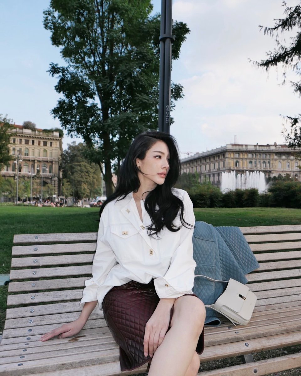 Sudlormalaewjaa's tweet photo. อันนี้พี่ฝ้ายร่างไหนนิ นุควรเรียกพี่ว่าไร🫠
#FerragamoXFaye
#Ferragamo
#FerragamoSS27
#FayePeraya
#MilanFashionWeek https://t.co/rIcLPmX8u8