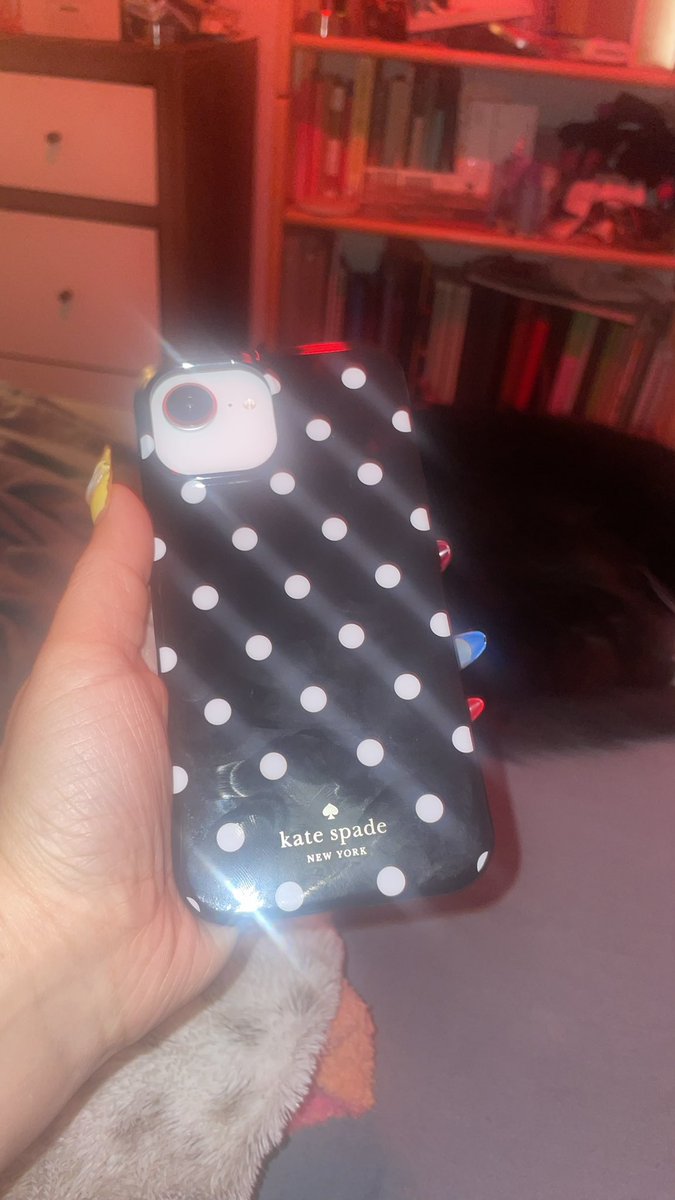 thatsirenzara's tweet photo. brand new phone bought and paid for by my #cuck #pdx #domme #pnw #katespade #trustworthy dominatrix lyfe 5ever https://t.co/V9iBx0FhL9