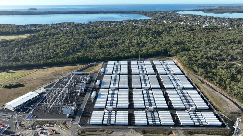 pvmagazineoz's tweet photo. Waratah Super Battery reaches full commercial operations: One of the world’s most powerful battery energy storage systems is now fully operational, with the 850 MW / 1,680 MWh Waratah Super Battery actively serving… https://t.co/aQPPJtxUaz #BatteryStorage #Australia #PVProjects https://t.co/i8VmHq359P