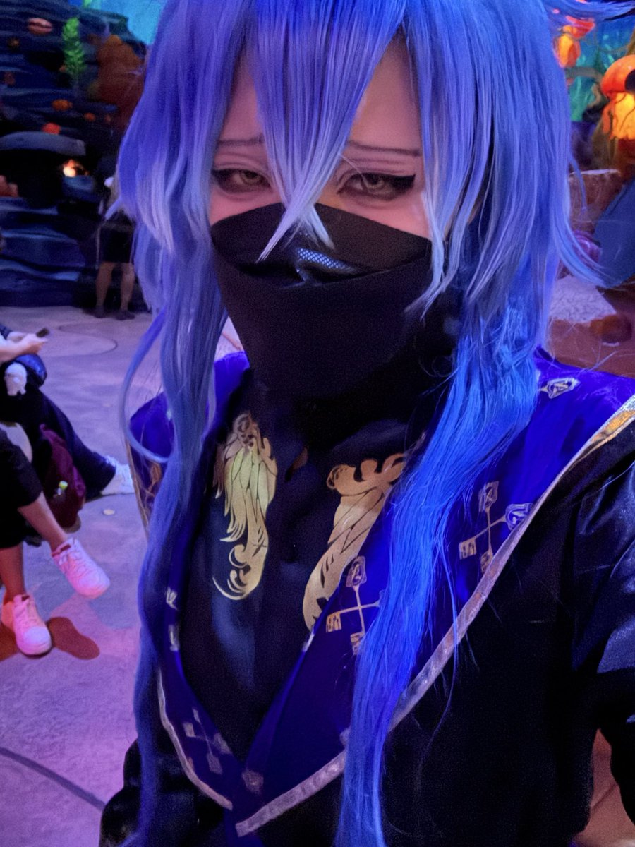 ramune209394288's tweet photo. 式典服ミスった暑すぎる https://t.co/IRU59ZNNW5