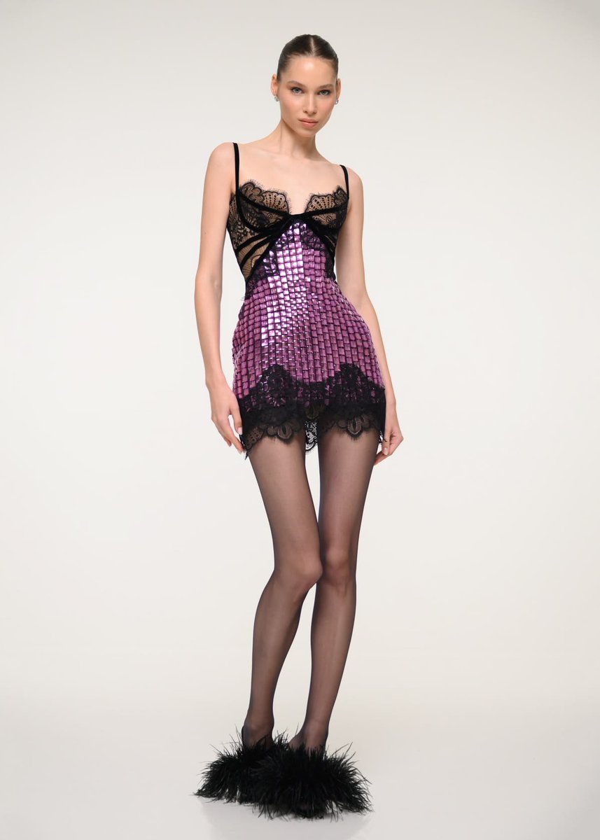 evergreatgirl's tweet photo. lace frills on sequin https://t.co/gXd94DkBhz