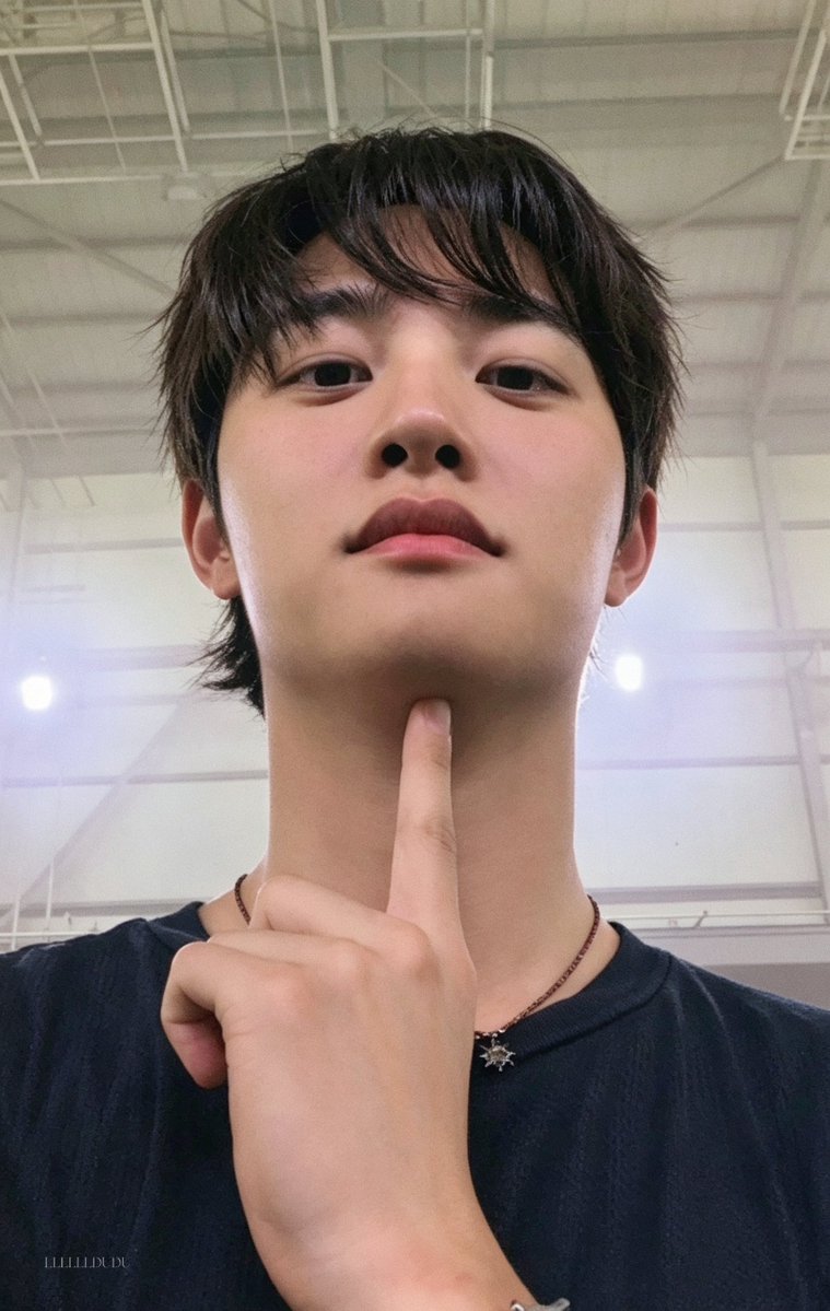 dululudu0112's tweet photo. #디오 #도경수 #DOHKYUNGSOO https://t.co/yjXCGnaKE5