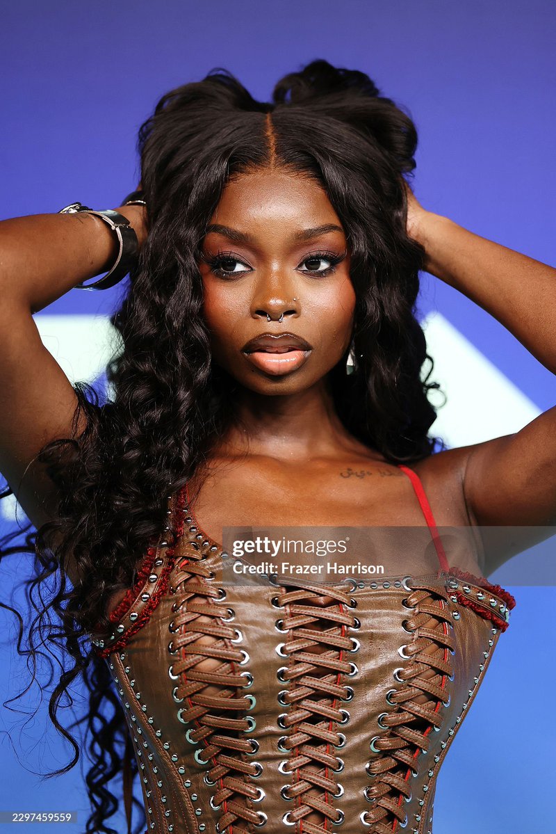 ILoveLuchi321's tweet photo. @RedMedia_us Olandria!

OLANDRIA FOR THE VMAs  
#OlandriaxVMAs https://t.co/zeszDgMlkp