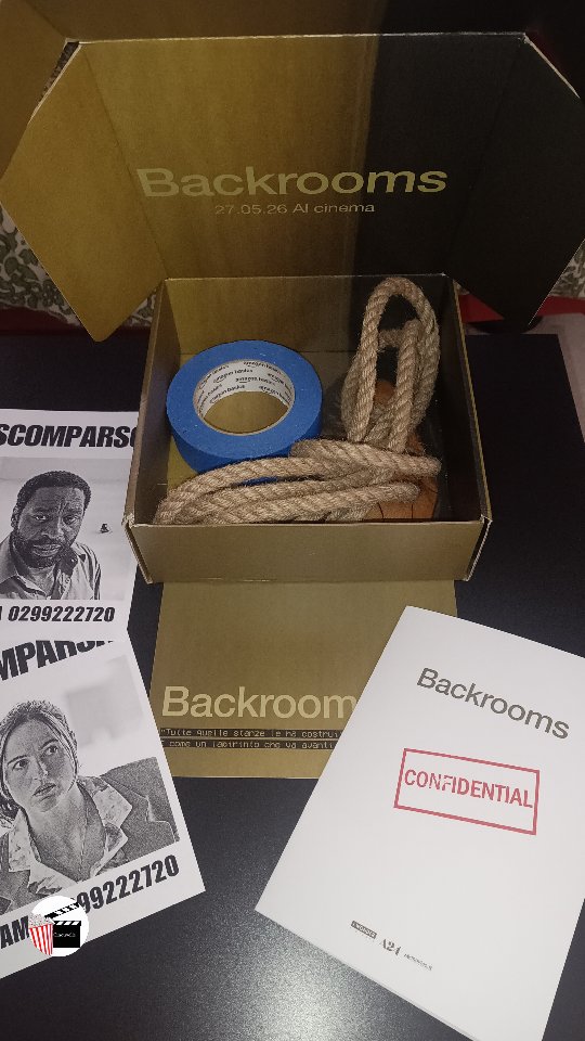 seeporn's tweet photo. يقترب موعد عرض Backrooms! في 27 مايو 2026 يصل الفيلم الجديد للمخرج كين بارسونز إلى دور السينما، من بطولة تشيويتل إيجيوفور وريناته راينسفه. التذاكر متاحة الآن، فاستعدوا للغرف اللانهائية والسريالية. https://t.co/dPmY0Rx6sQ