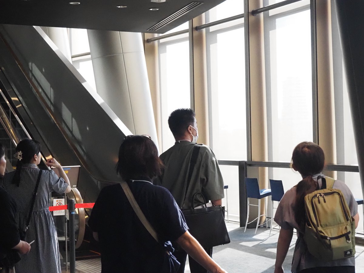 kicpac's tweet photo. 【#インクルーシブな劇場推進プロジェクト】 

ワークショップ開催に向けて事前に北九州市身体障害者福祉協会のみなさんが会場下見に来られていました😊

一緒にお話しする中で「なるほど」と思う新たな気づきもたくさん✨その気づきや大切な視点を活かしながら、参加者のみなさんに楽しみながら体を動かしていただける時間になるよう、準備を進めてきました🙌

10月は「きこえる人もきこえない人も、みんなのリズムでつながるダンスワークショップ」開催します😊お楽しみに✨