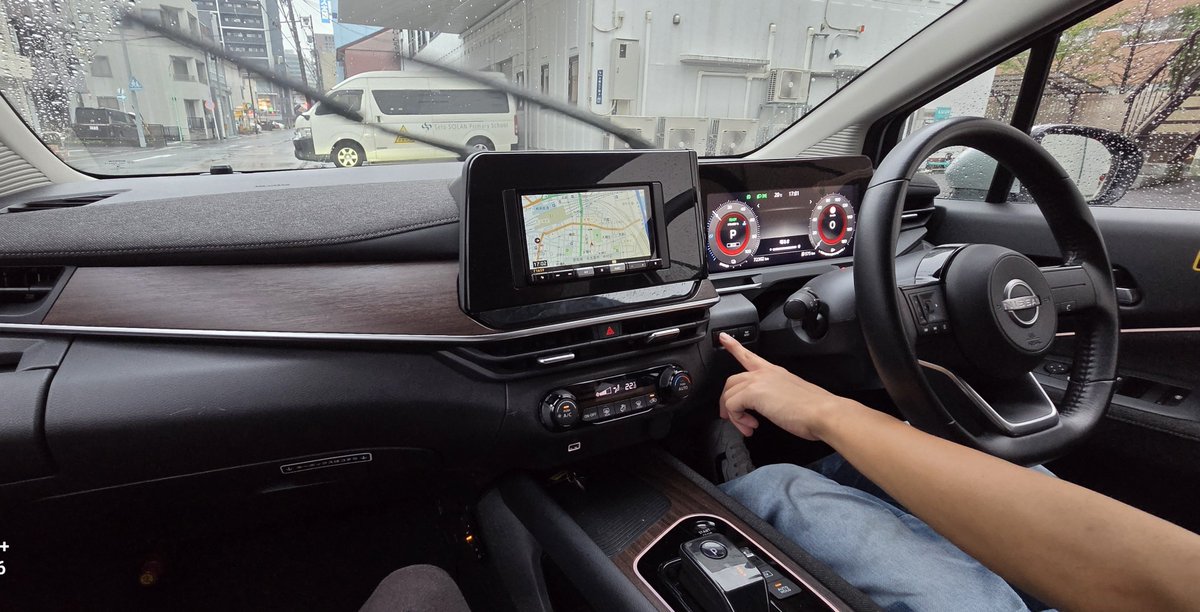 rk590215's tweet photo. 運転手さんイケメン https://t.co/uMA4ZD49oK