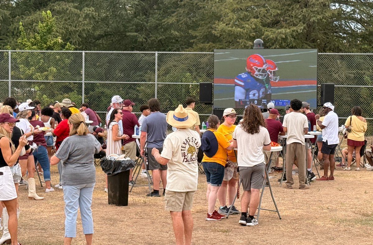 kdamp's tweet photo. Then, it was back over to Boko’s Backyard to check in on the tailgate action. It’s getting better every week as @txstatealumni and @txst students figure things out. In the shade, live music, so much space, closers to the stadium, off the pavement… so many wins. Still hot! Ha🐾⭐️ https://t.co/dmtXS4fBEe