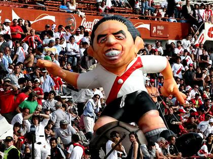 tomisomoza_'s tweet photo. Feliz día para todos los hinchas de River, no hay nada más lindo que llevar estos colores. El más grande, lejos. https://t.co/eux7AR3lbm