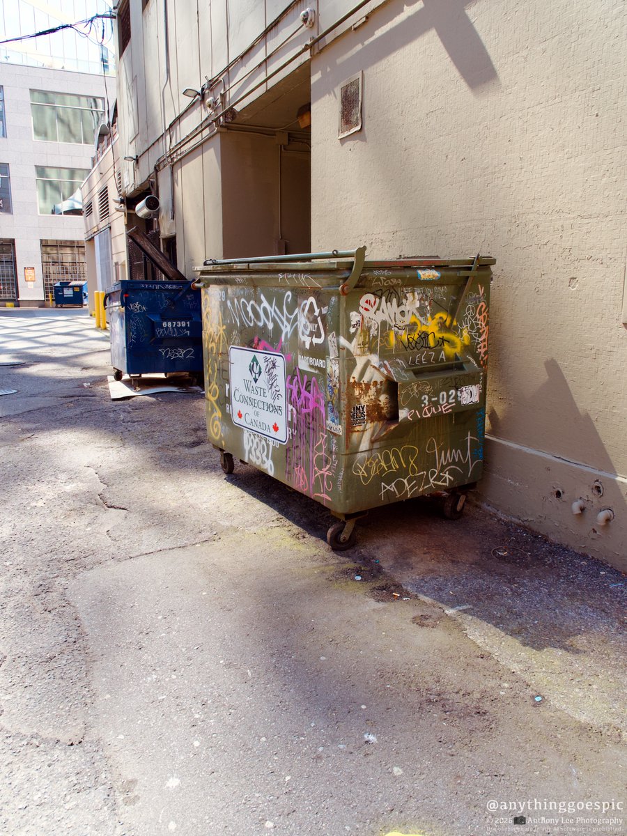 anythinggoespic's tweet photo. Some street photos from downtown Vancouver.    

📸 Olympus E-M1 MK III &amp; OMSystem 12-45mm F4 Pro 
 FL: 12mm | ISO: 200 | F: 7.1 | EXP: 1/200 (1st/2nd)  
FL: 12mm | ISO: 200 | F: 5.6 | EXP: 1/125 (3rd) 
#Photography #Vancouver #OMSYSTEM https://t.co/0TdQPy3rUw