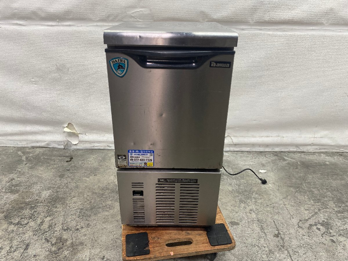 kaitori24h's tweet photo. 東京都新宿区よりダイワ 製氷機 DRI-25LME1を39,000円でお買取いたしました💡
2019年製でまだ比較的新しく、省スペース設計で設置しやすく高評価に👍
ご不要な厨房機器はございませんか？
まずは査定からお気軽にお問い合わせください🚚
0120-511-424
#買取実績 #製氷機 #新宿区 https://t.co/abk3NhuWGE