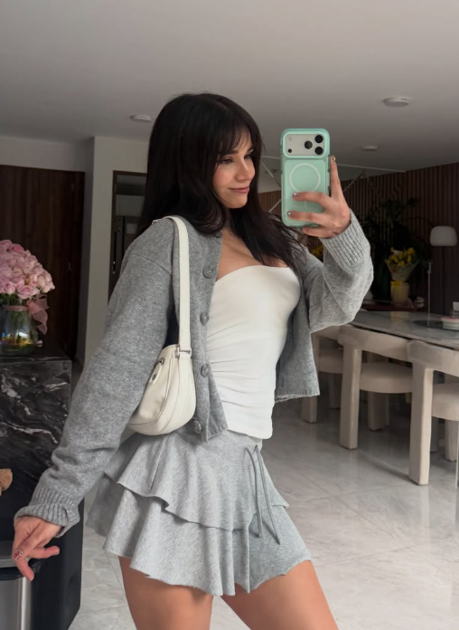 cronoxxx_'s tweet photo. Que rica Alana Flores😍 https://t.co/1zV5UmMUCq