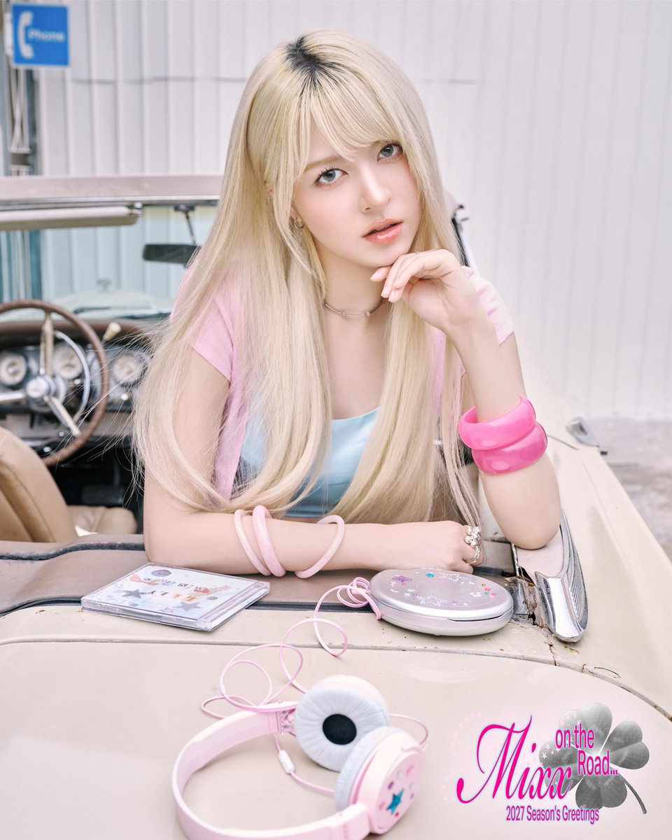 nmixxpics_'s tweet photo. LILY IS LITERALLY A REAL LIFE BARBIE HELLO??? https://t.co/1PW74AewBm