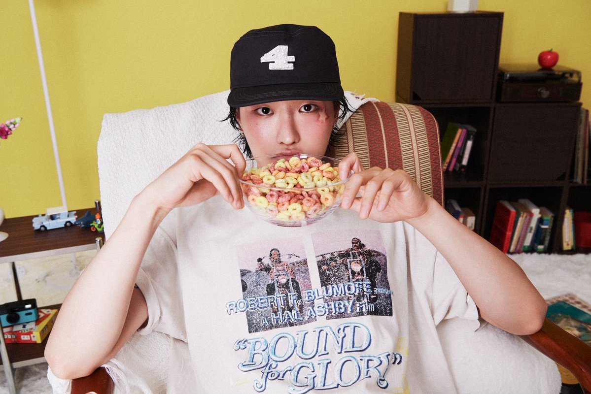 spooosp's tweet photo. 혹시 이 모자가 MD나 키트는 아니겠지 
승연이 입을 가만히 못 두는 편이네 귀엽다 https://t.co/pU9DFBulGo