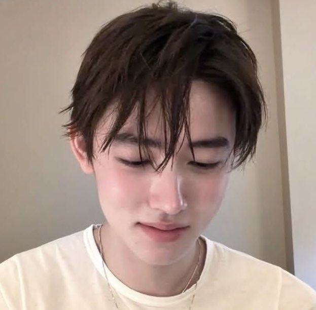 acaijoahae's tweet photo. seonghyeon with that natural pink blush˚.🎀༘⋆ https://t.co/IXOWSSU1Ct