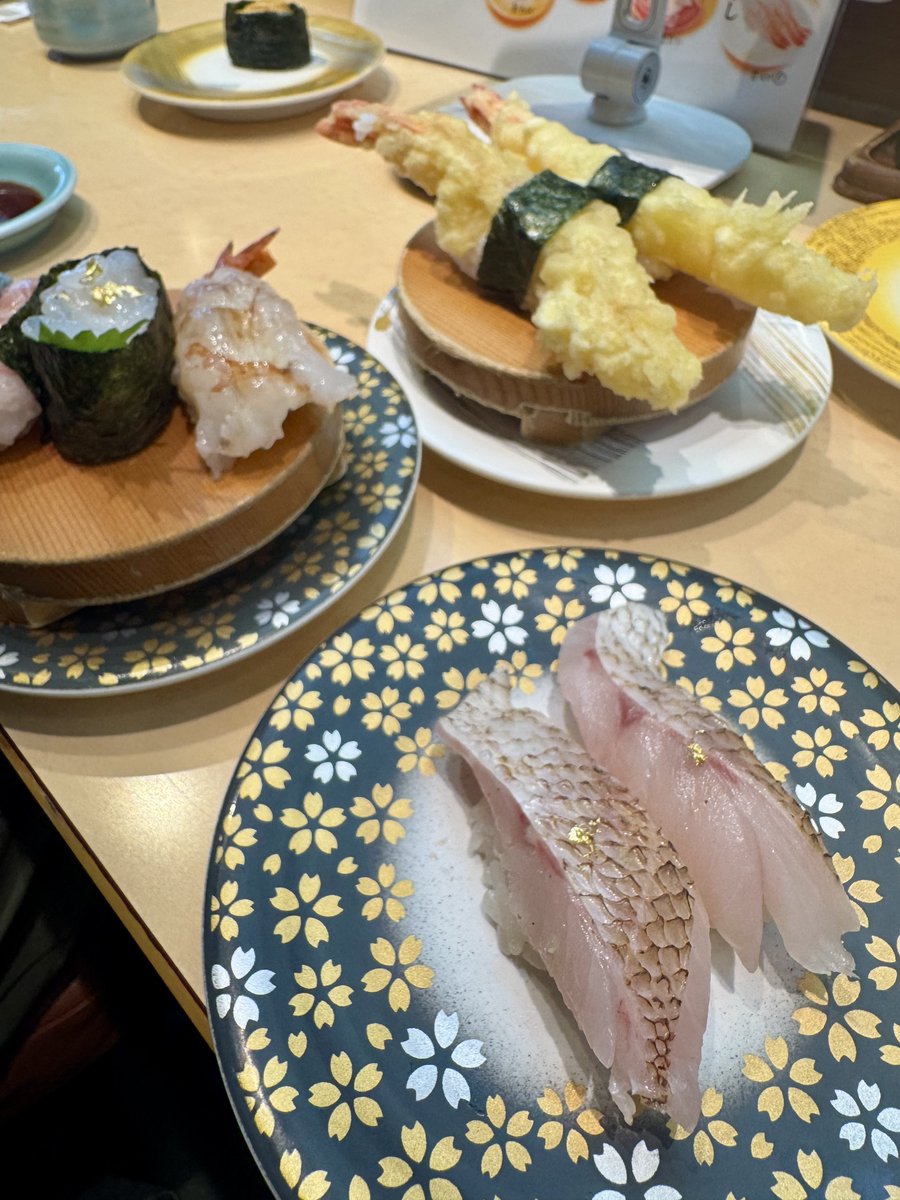 mandm_b's tweet photo. 地元の回転寿司太平さんでランチ。
えび美味しい。 https://t.co/bZ8eFQVAQw