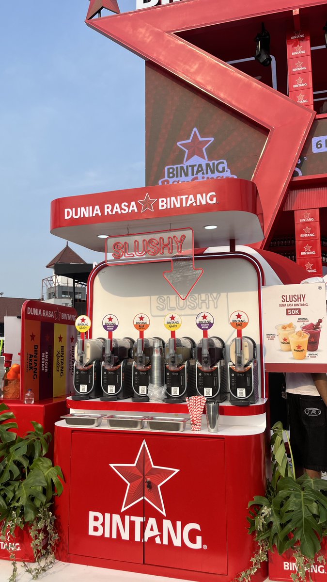 MajnunnL's tweet photo. bar sinar ternyata asik juga buat jadi tempat recharge, bisa santai sambil nikmatin suasana pestapora #BINTANGxPestapora https://t.co/jfR9jbpVkQ