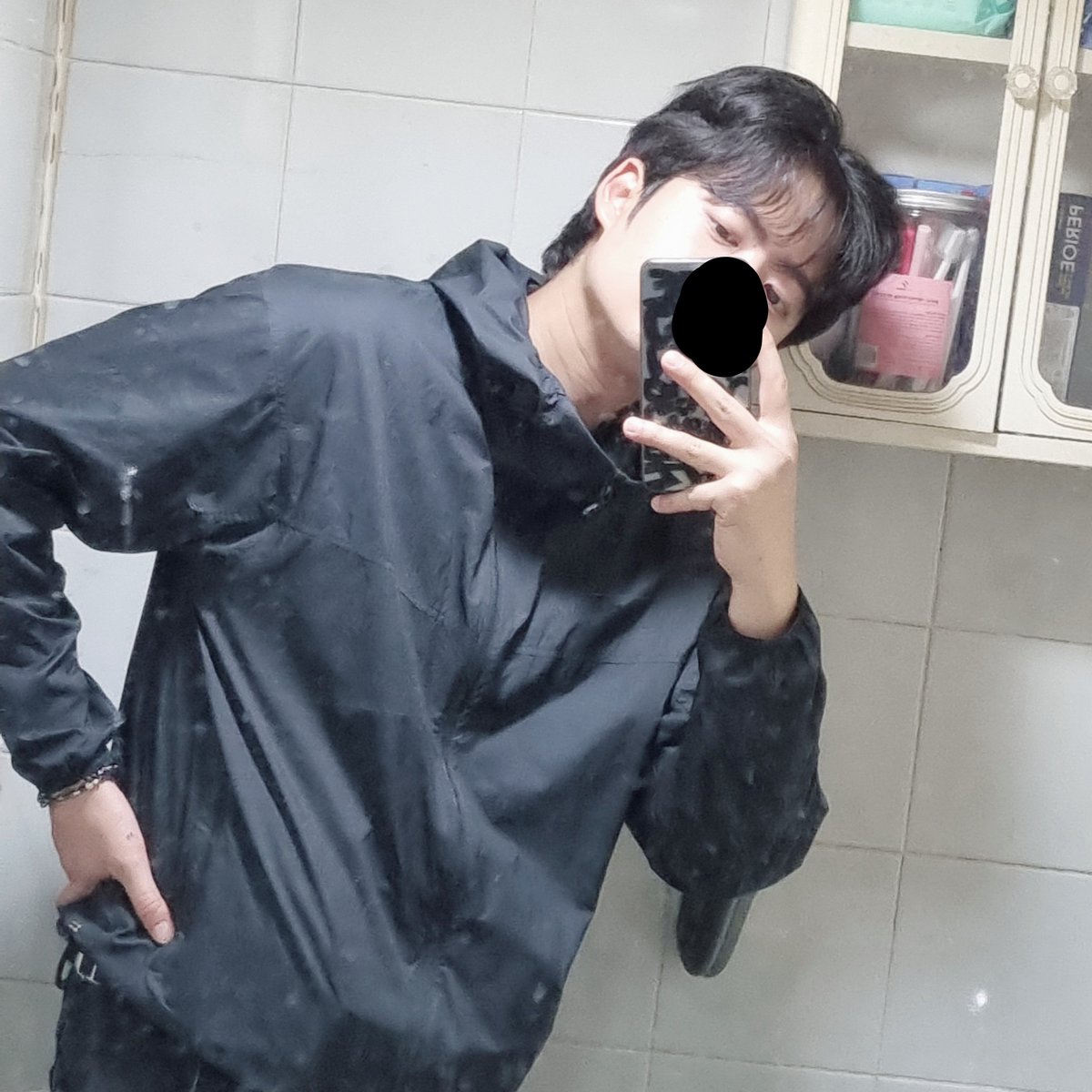 0__jin__0's tweet photo. 머리 짧은거 은근 적응 안되네 https://t.co/PVM9ELvndH
