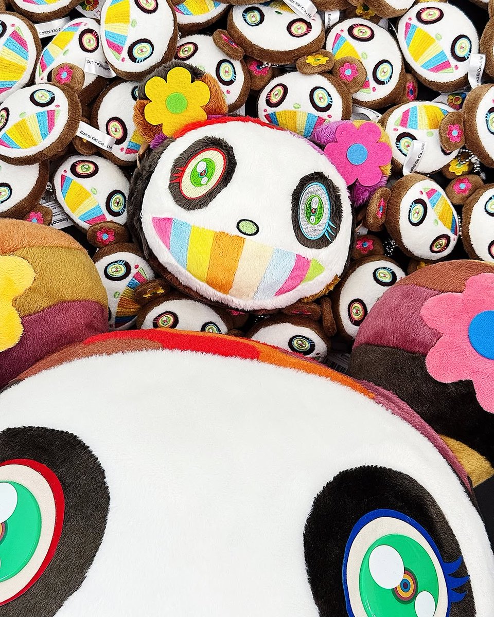 cherry_fukuoka's tweet photo. Takashi Murakami / kaikaikiki 』
@takashipom 

"Character Pochette "

Release ONLINE 🍒' TODAY🇯🇵
9 / 28 (mon)  20:00 JST
▶︎  https://t.co/ujIA5L1zcT

now available in-store https://t.co/EJLNTxis1c