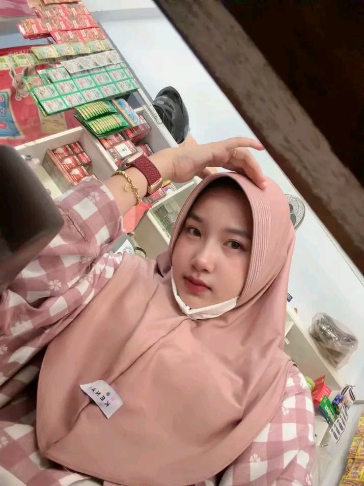 halimahomg's tweet photo. Mau ngerasain rudal 18 cm🙂 https://t.co/hIND7NnwPR