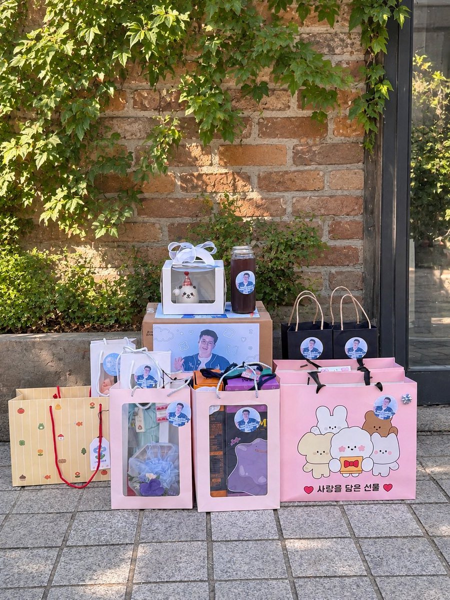 0928Shindong's tweet photo. ♡ ⋆｡˚ 𝙃𝘼𝙋𝙋𝙔 𝘽𝙄𝙍𝙏𝙃𝘿𝘼𝙔  :. ° .☆ 

마음을 담아서🎁
⁺ʚ> ·̫ <ɞ⁺  💙 

#SHINDONG #신동 #신동희 #神童 #シンドン #SJ #슈퍼주니어 #SUPERJUNIO https://t.co/o3natM18Hx