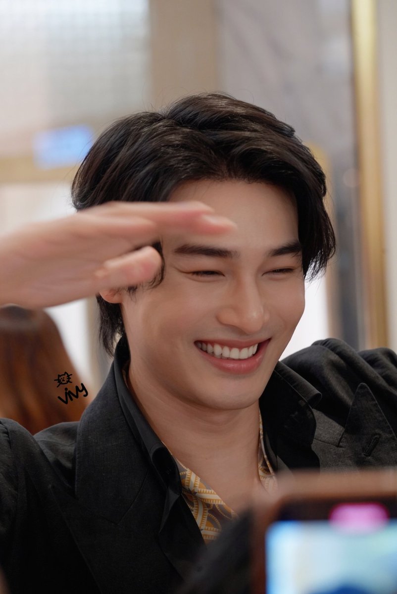 vivy_moon's tweet photo. ยิ้มหวานก่อนนน 🙈

#ApoNattawin https://t.co/pq5V4Thif4