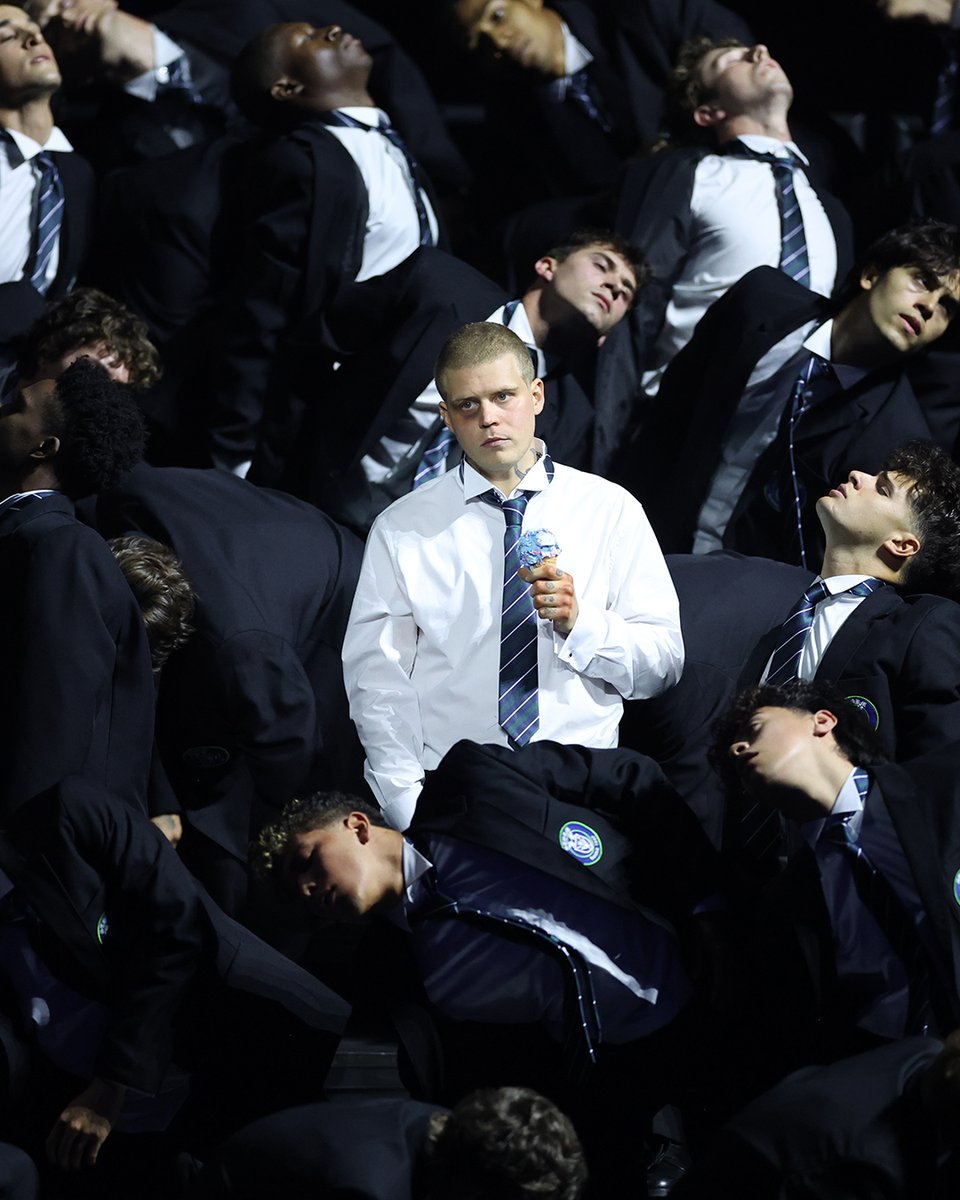 HYPEBEAST's tweet photo. Yung Lean smashed it at the VMAs 🏆💥

Literally. He opened “Storm II” by sending a Moonman straight into the floor. https://t.co/JeL7EGYwjV