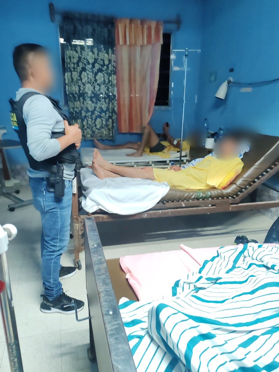 PNCdeGuatemala's tweet photo. #DIPANDA captura a dos presuntos extorsionistas
Tras una denuncia ciudadana, en San Jerónimo, Baja Verapaz, investigadores de la #DIPANDA capturaron a Ángel “N”, de 33 años y a Wendy “N”, de 39 años, señalados de exigir Q. 20 mil bajo amenazas de muerte a una persona. https://t.co/7VaX5FcYgd