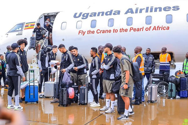 UGIndependent's tweet photo. Uganda Airlines makes historic first landing at Kabalega airport in Hoima

https://t.co/tCzooQZ9vq https://t.co/L8lOdyexJ0