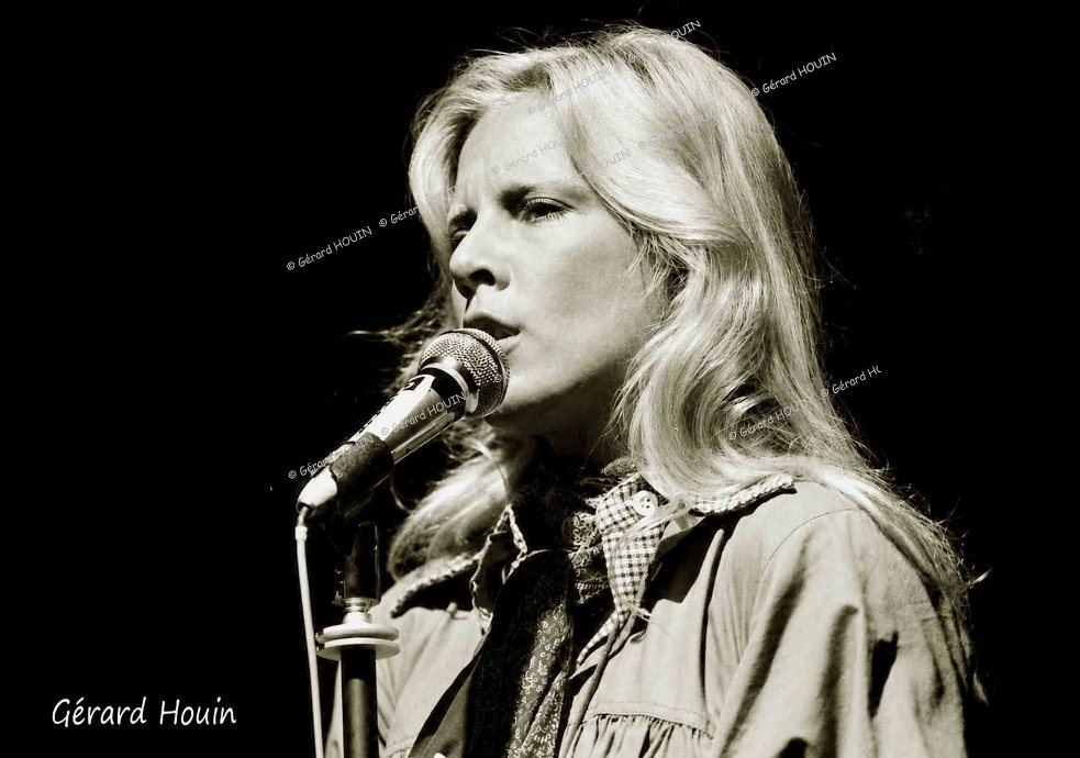 albumSV's tweet photo. 🌹SYLVIE VARTAN.  nice looking! 
 (early 1970s - photograph per Gerard Houin) 
シルヴィ・ヴァルタン　（シルヴィ・バルタン） https://t.co/MppjIcgDi5